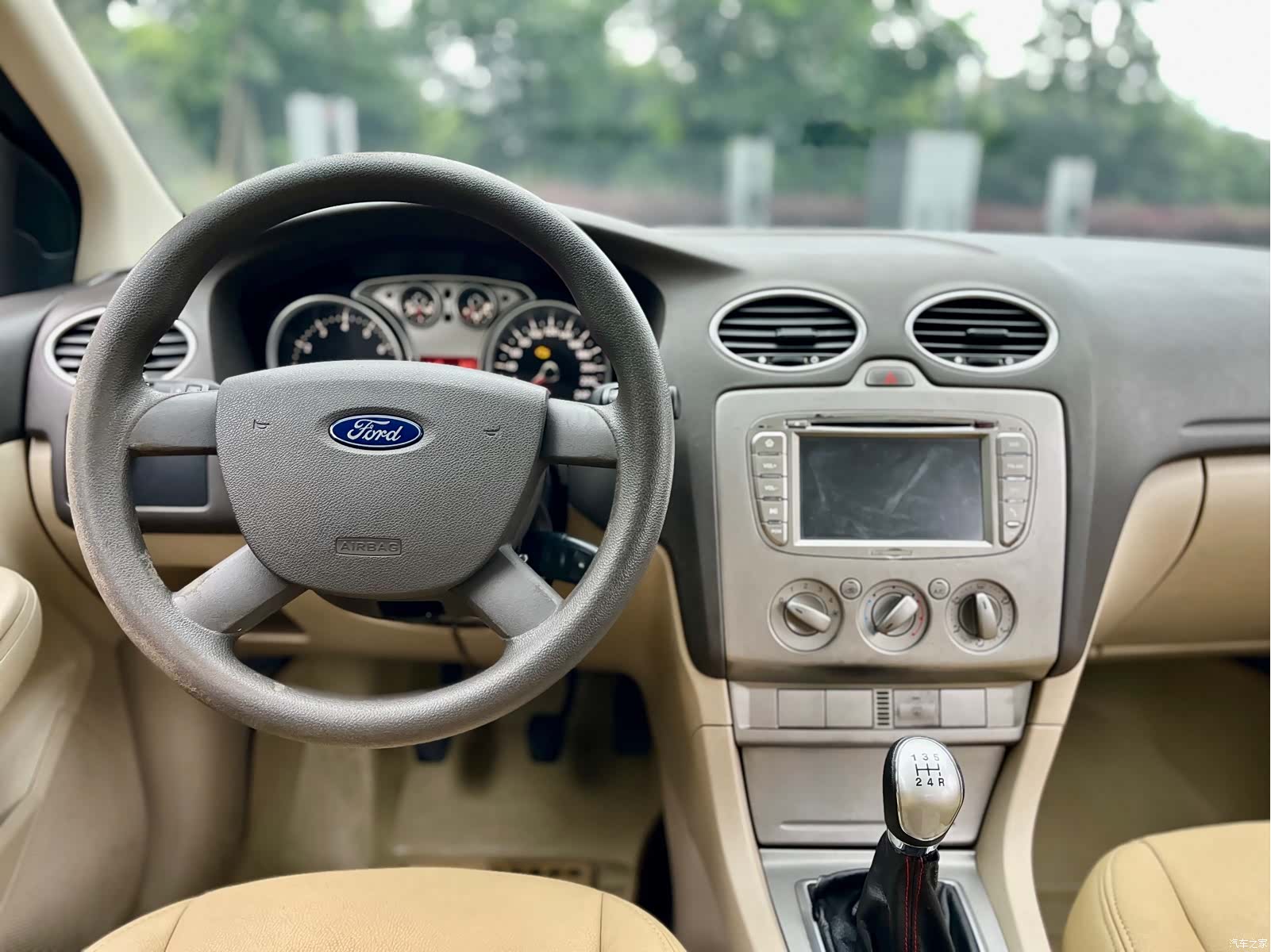 Ford Focus, 2011 24