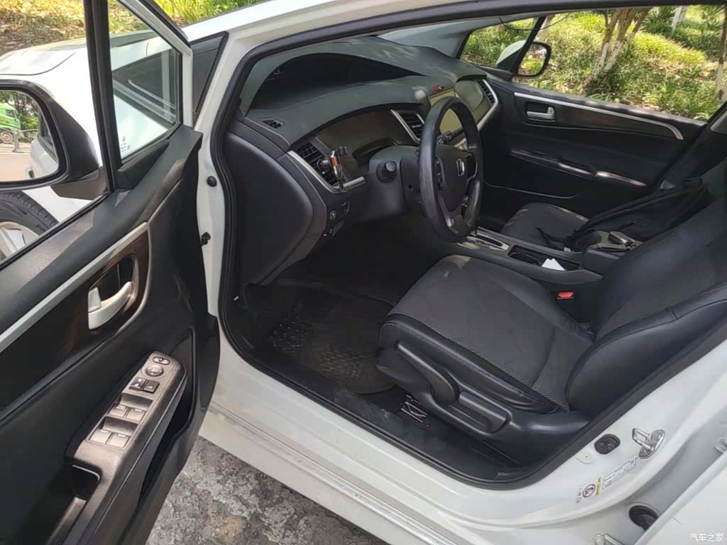 Honda Jade, 2016 14
