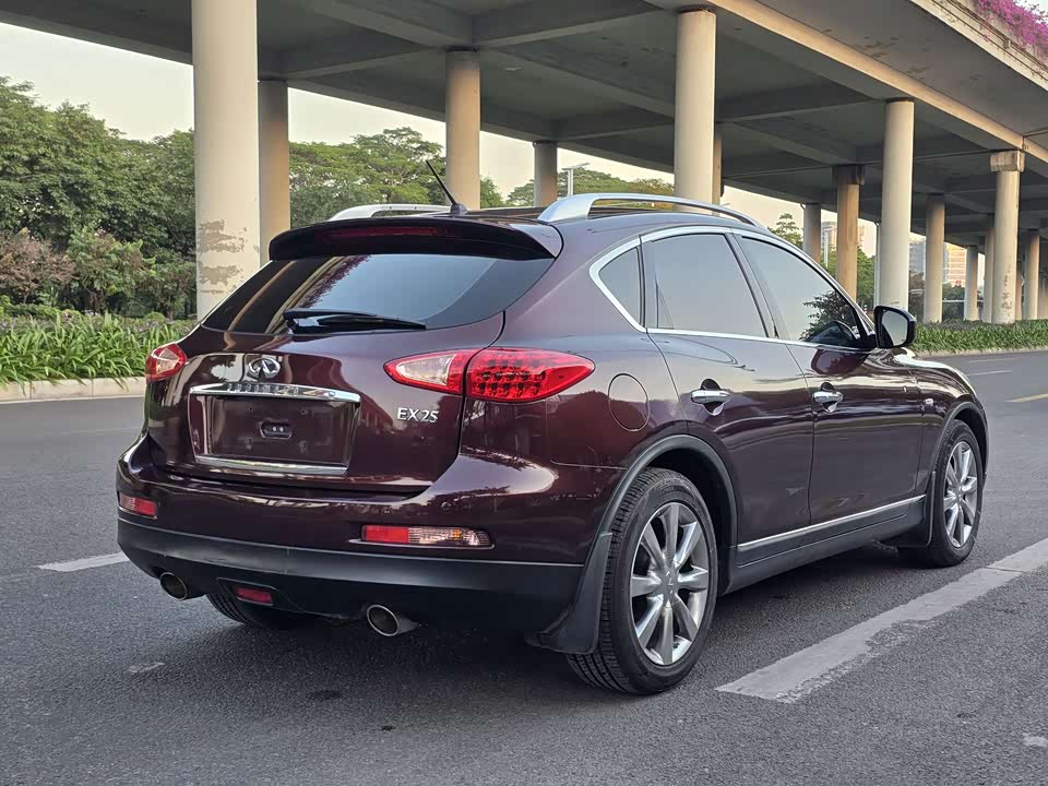 Infiniti EX