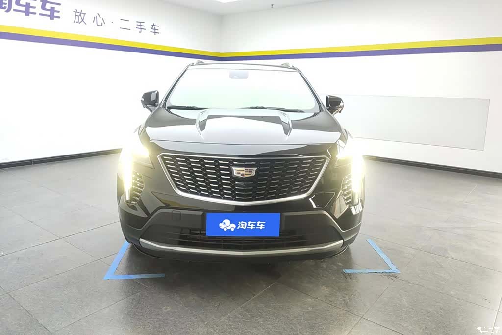 Cadillac XT4, 2022 2