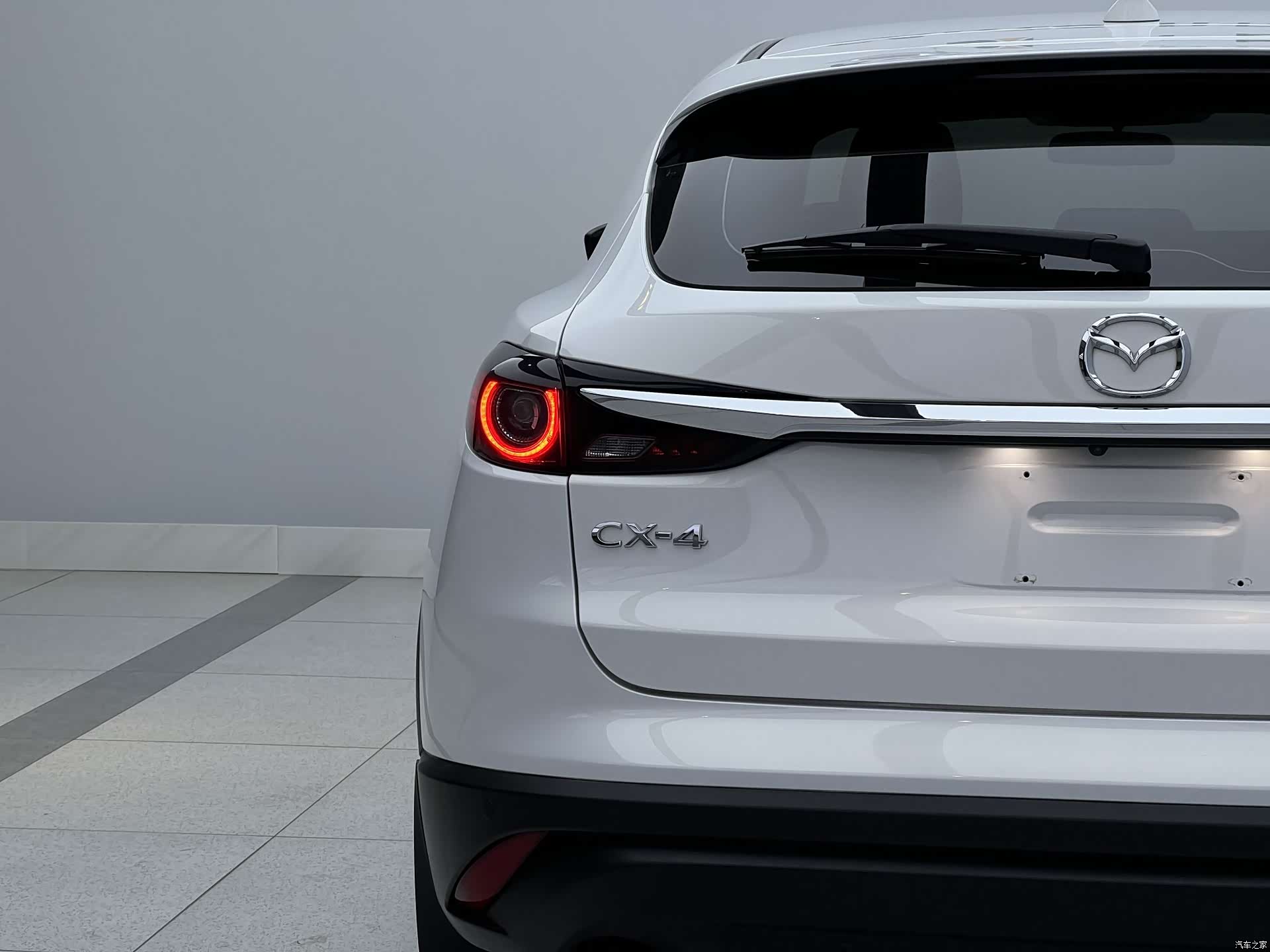 Mazda CX-4, 2023 9
