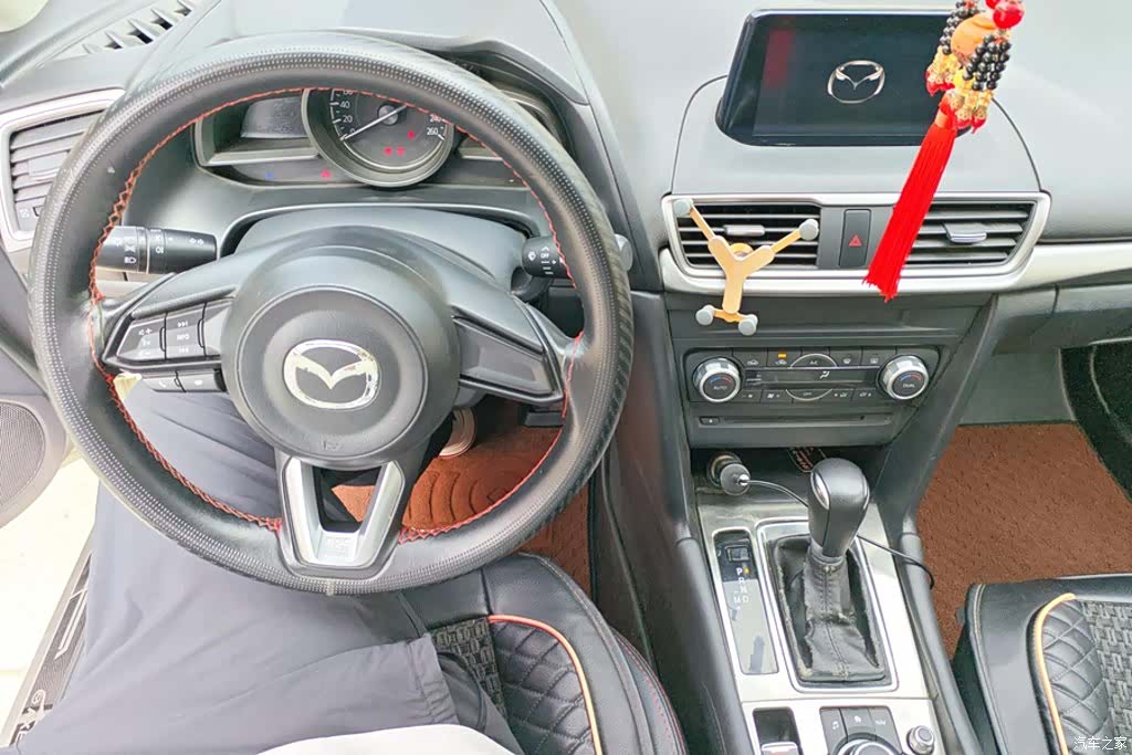 Mazda Mazda3, 2017 12