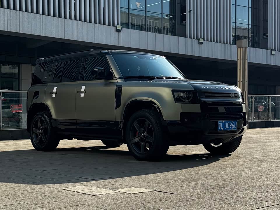 Land Rover guard