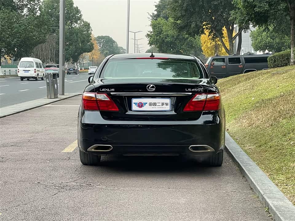 Lexus LS