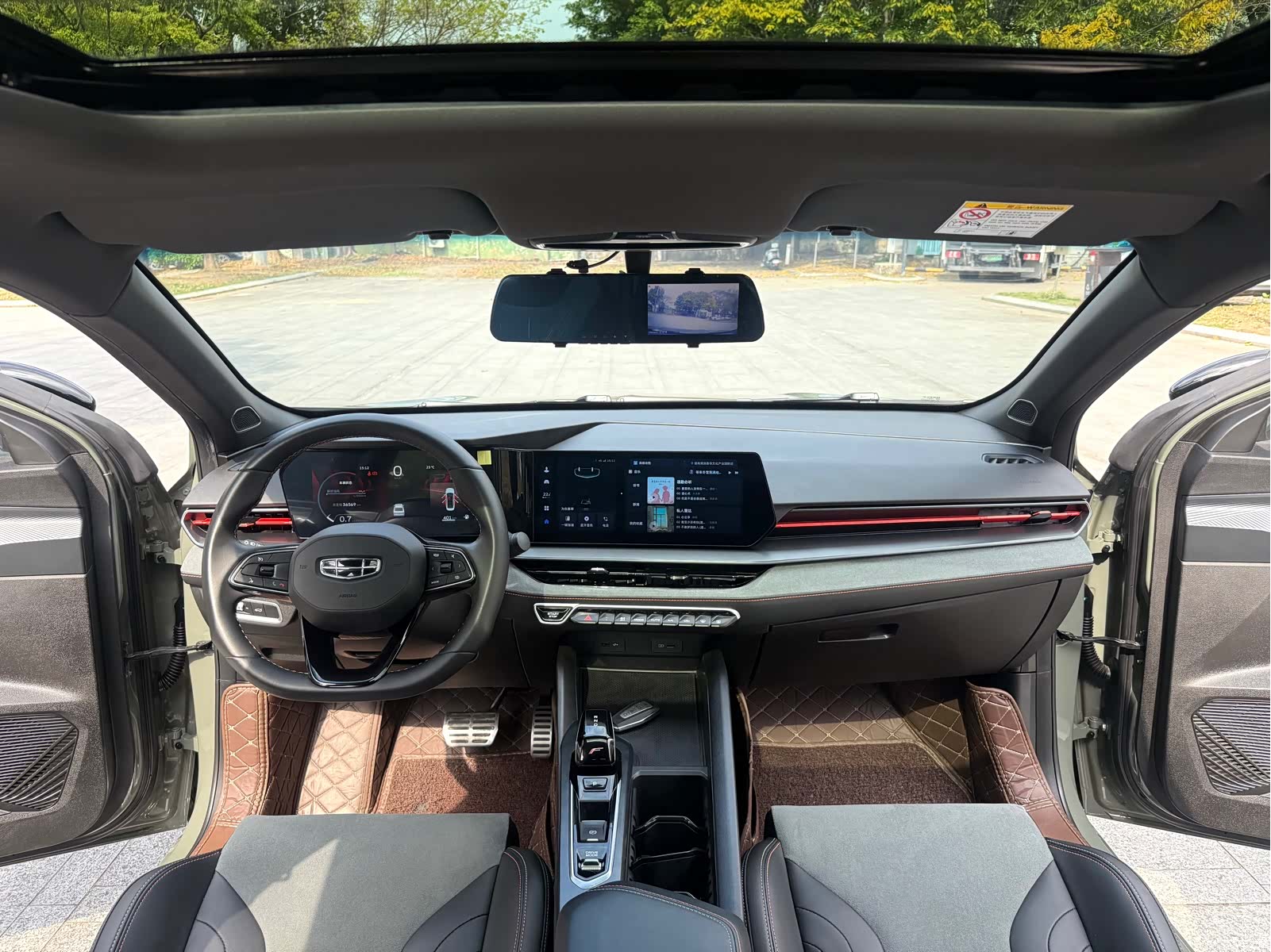 Geely Binray, 2022 14
