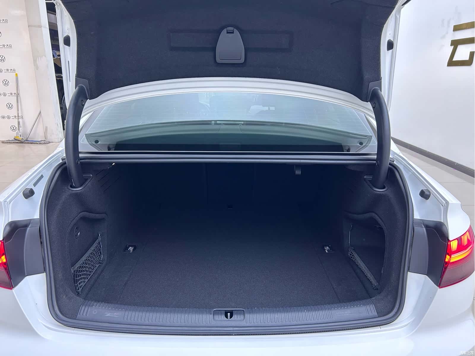 Audi A4L, 2022 10