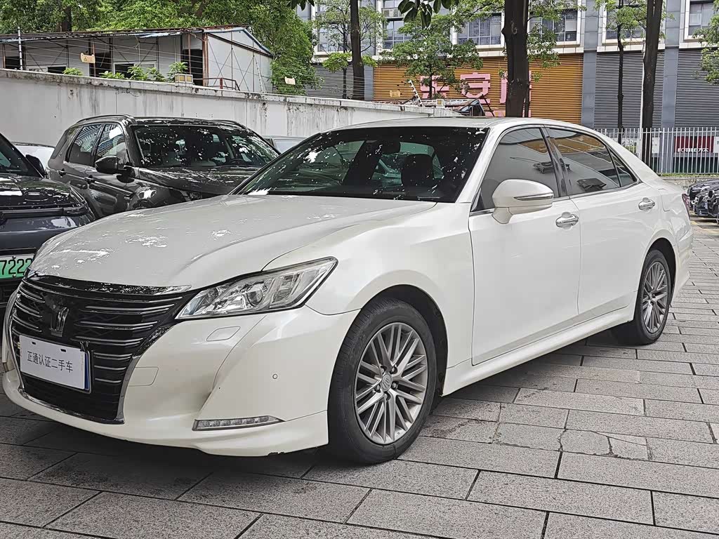 Toyota Crown 2015 2.0T Fashion