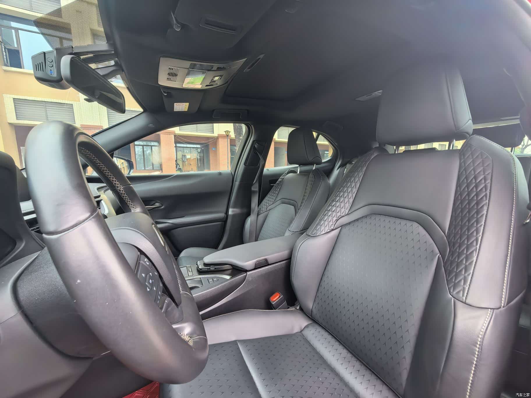 Lexus UX, 2022 8