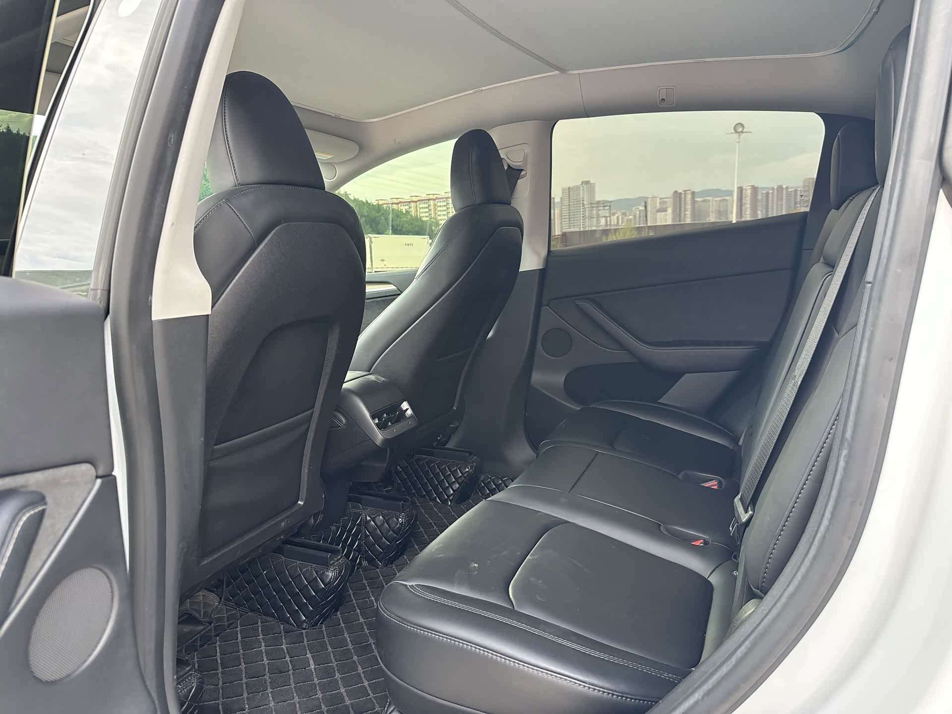 Tesla Model Y, 2023 6