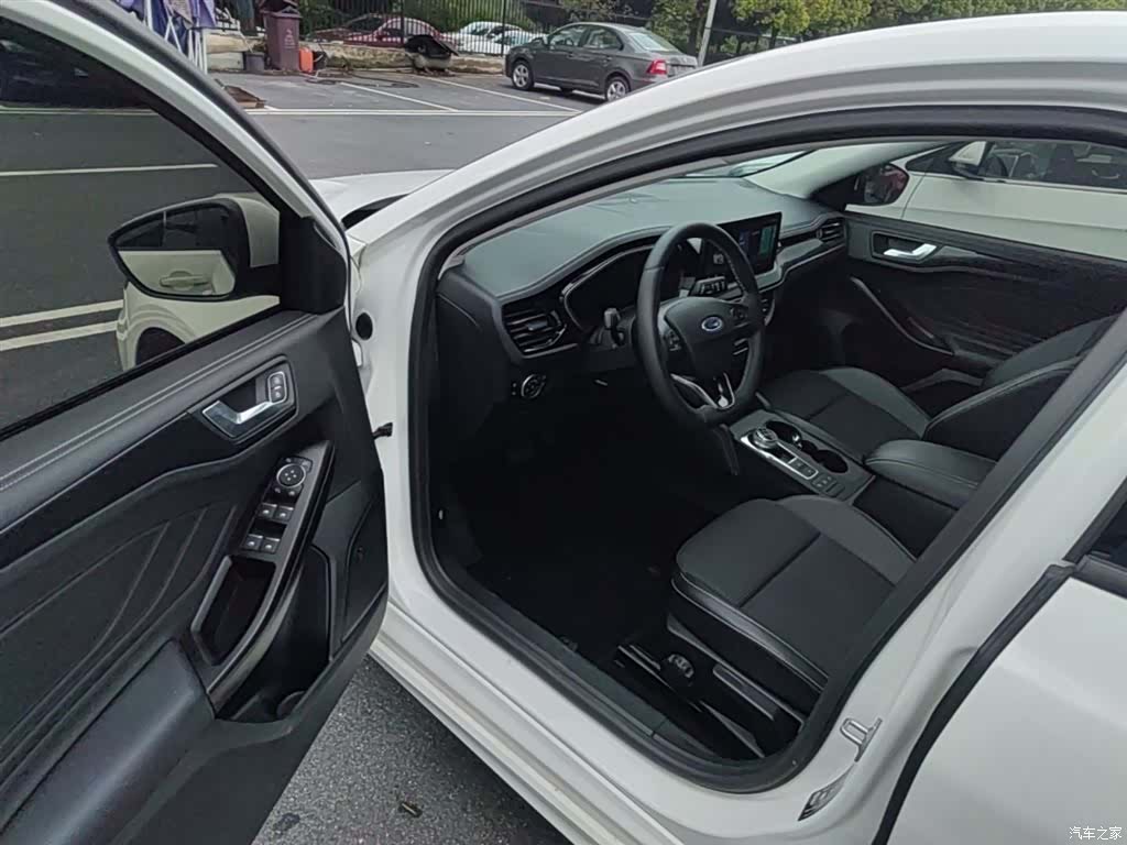 Ford Focus, 2021 16