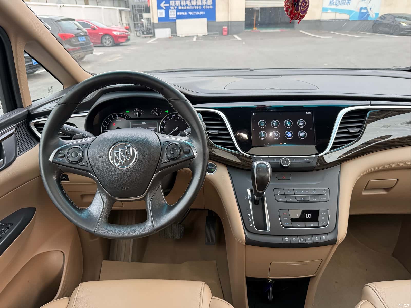 Buick GL8, 2017 6