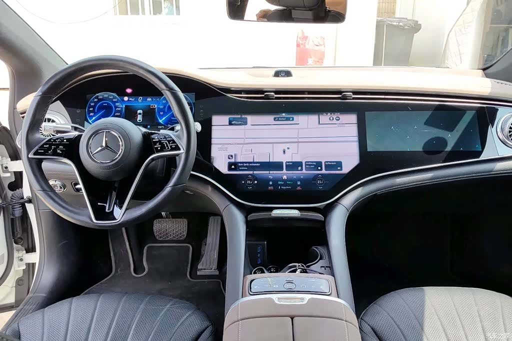 Mercedes-Benz EQS, 2024 4