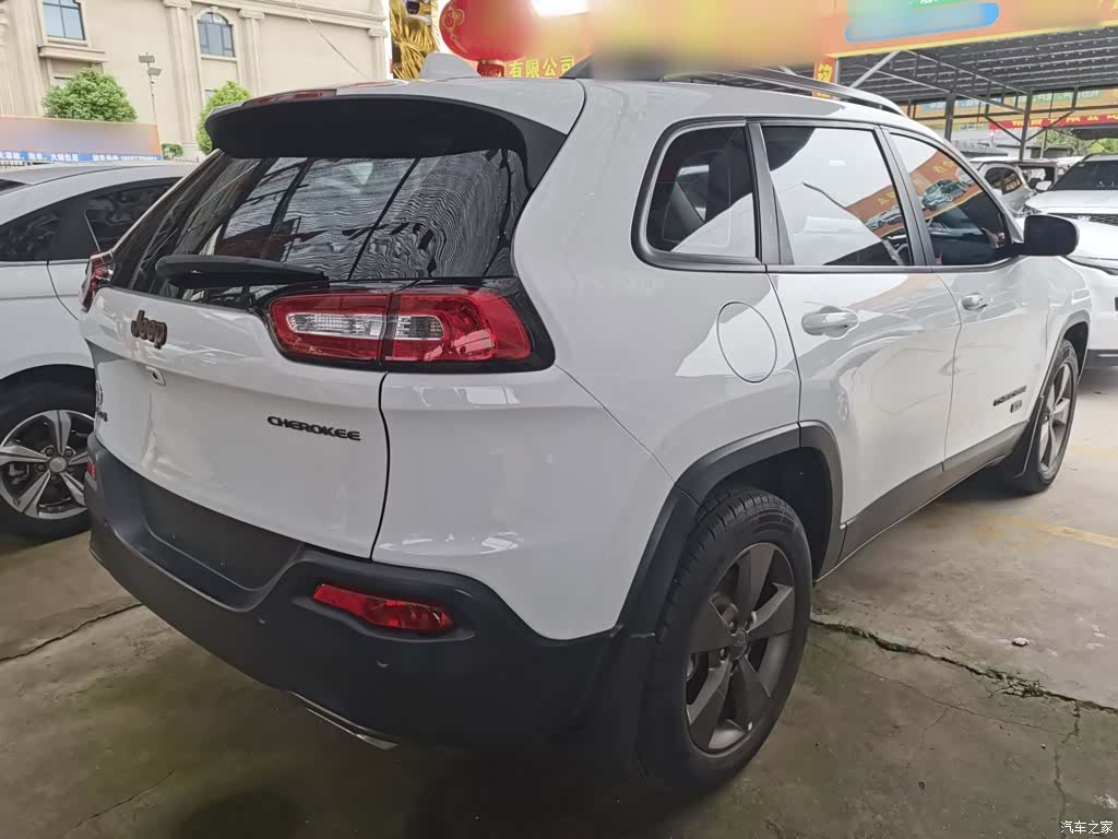 Jeep Cherokee, 2017 10