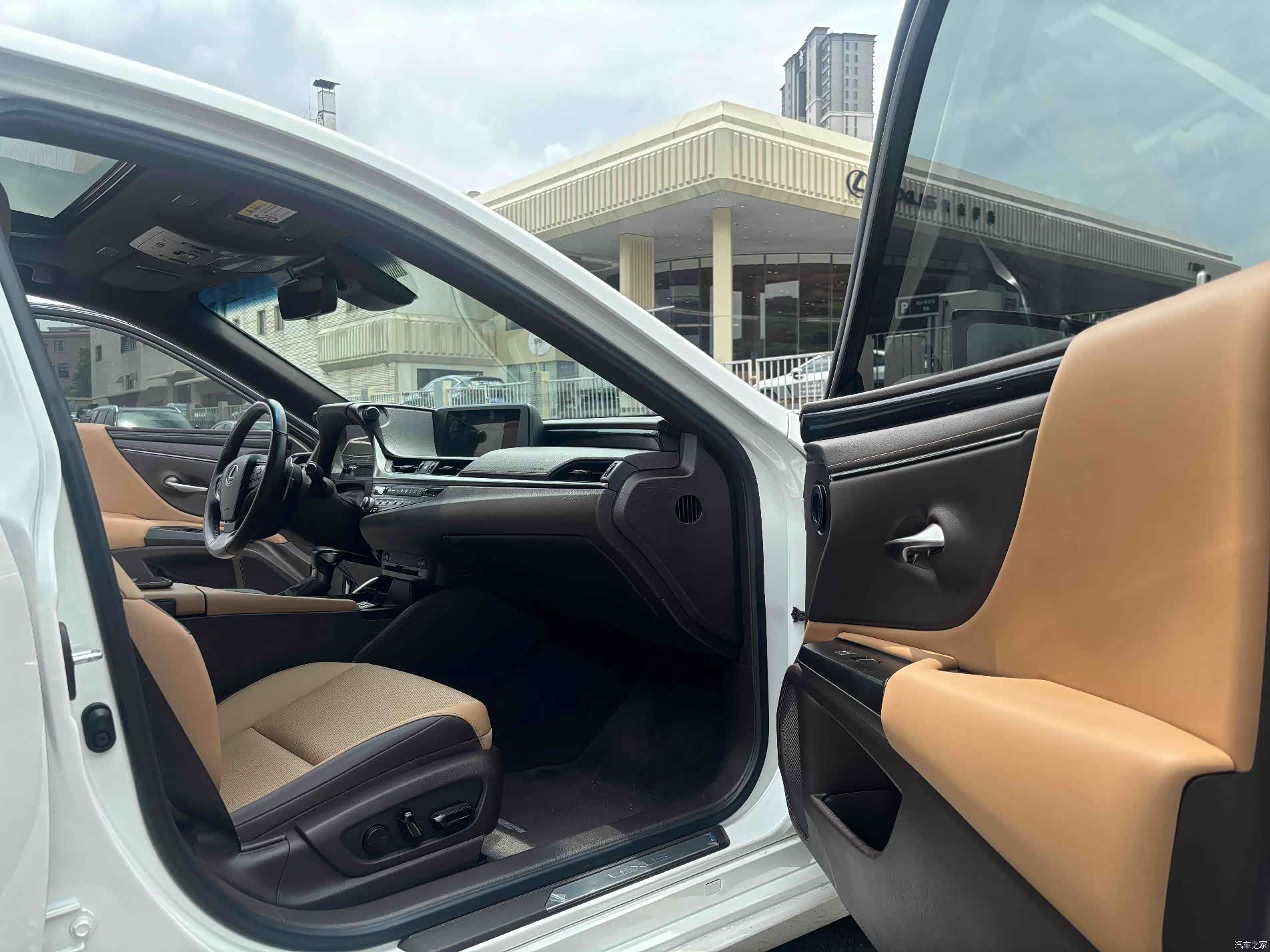 Lexus ES, 2021 9