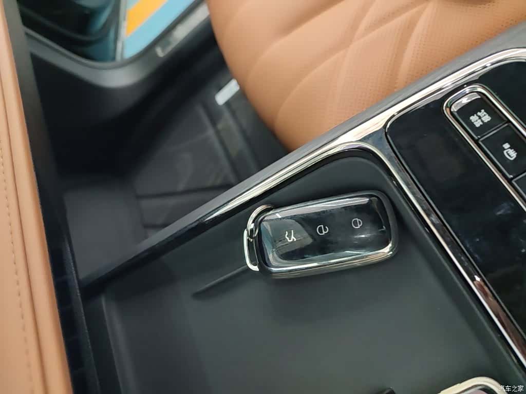 Geely 8, 2025 9