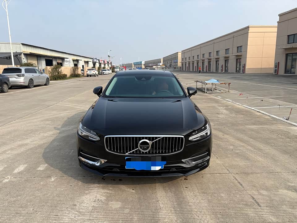 Volvo S90