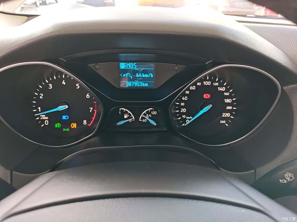 Ford Focus, 2018 12