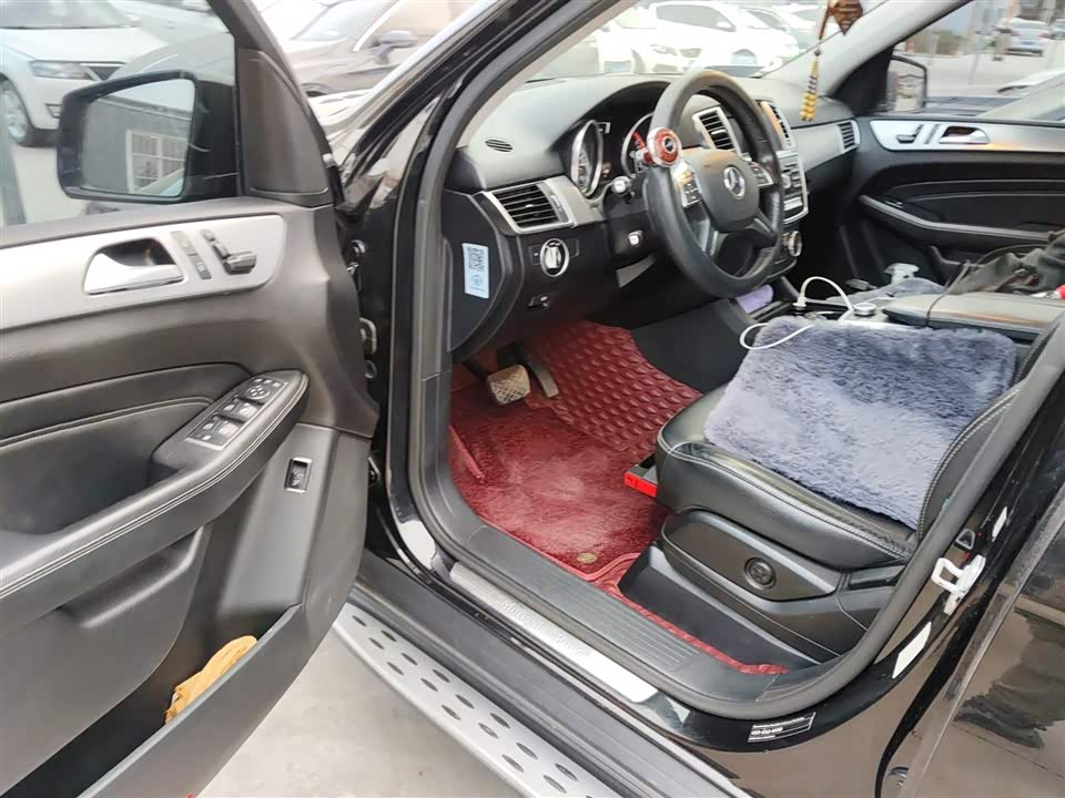 Mercedes-Benz M class