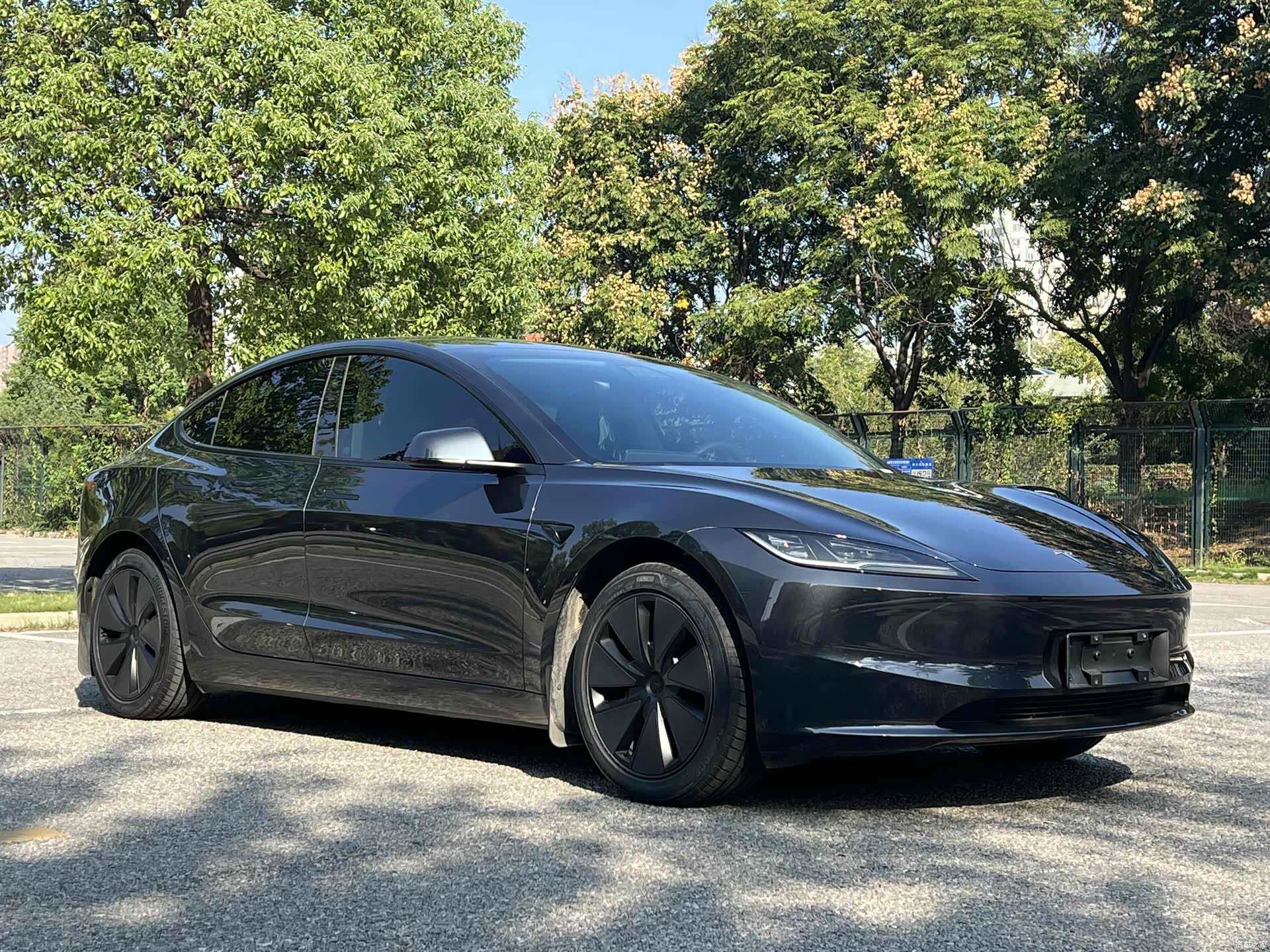 Tesla Model 3, 2025 3