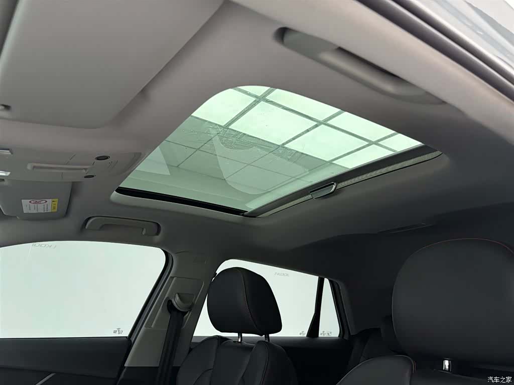 Audi Q2L, 2023 17