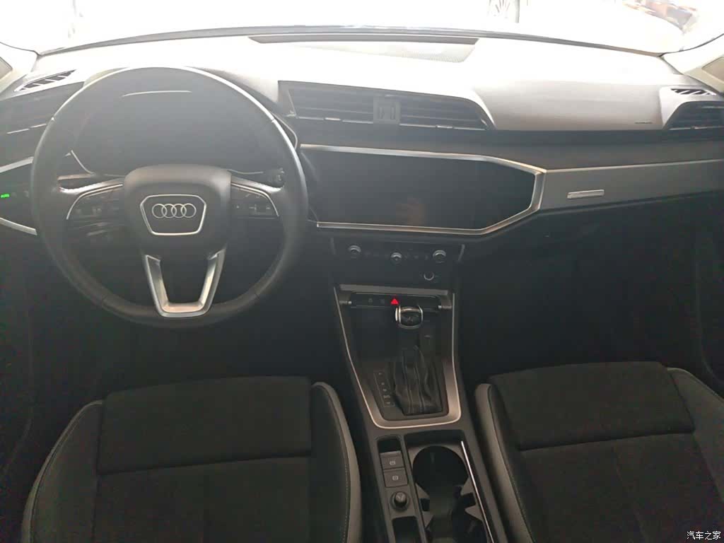 Audi Q3, 2019 10
