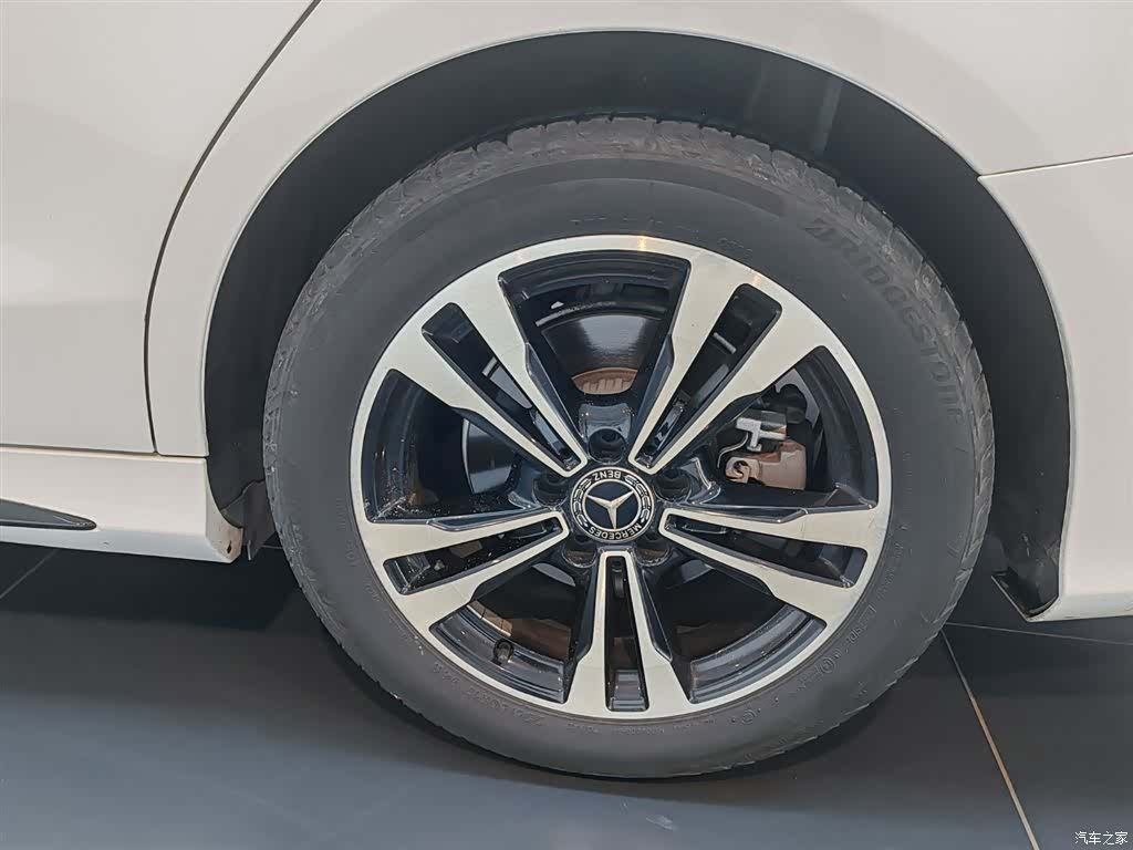 Mercedes-Benz C-Class, 2019 16