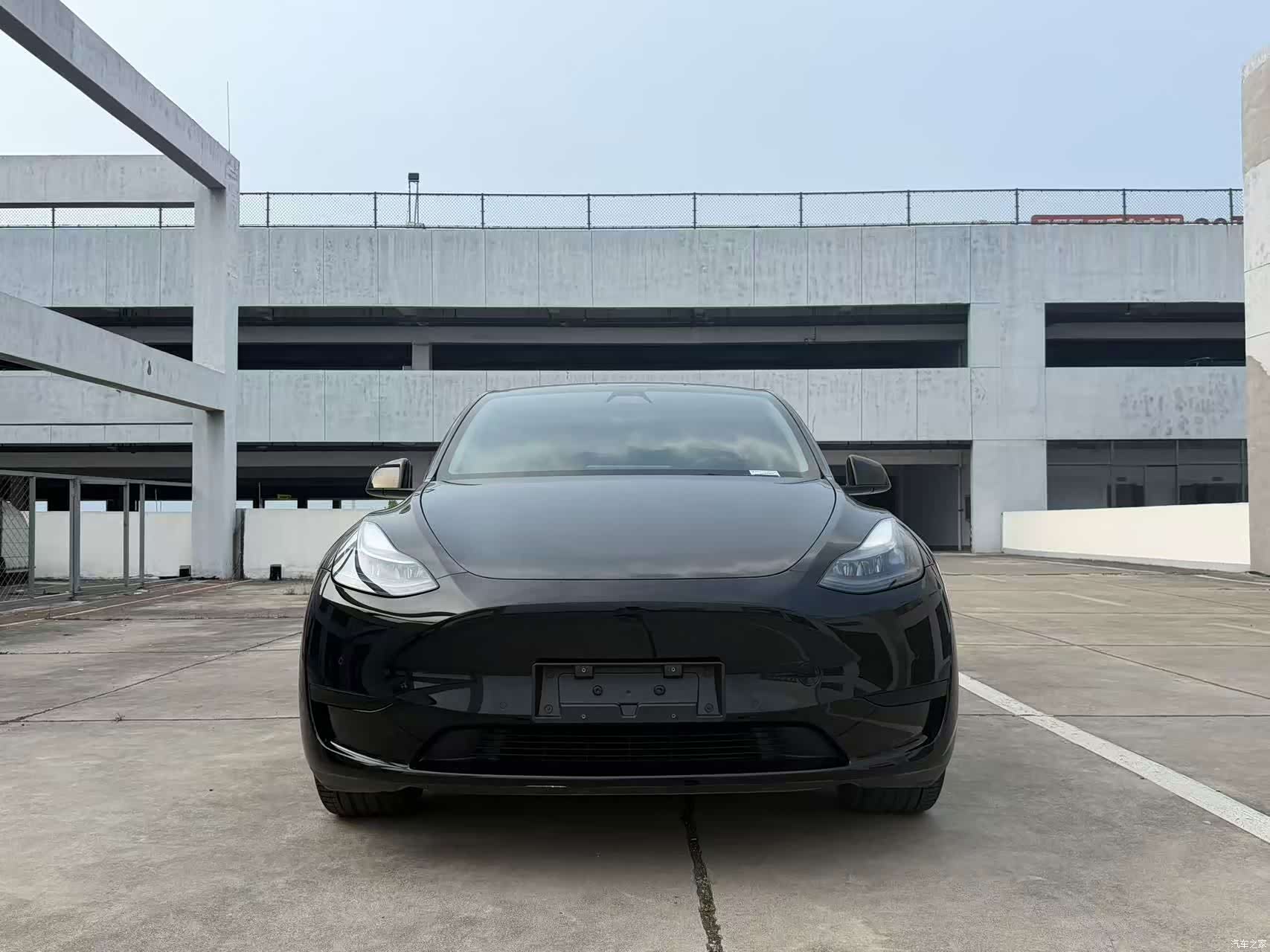 Tesla Model Y, 2023 2