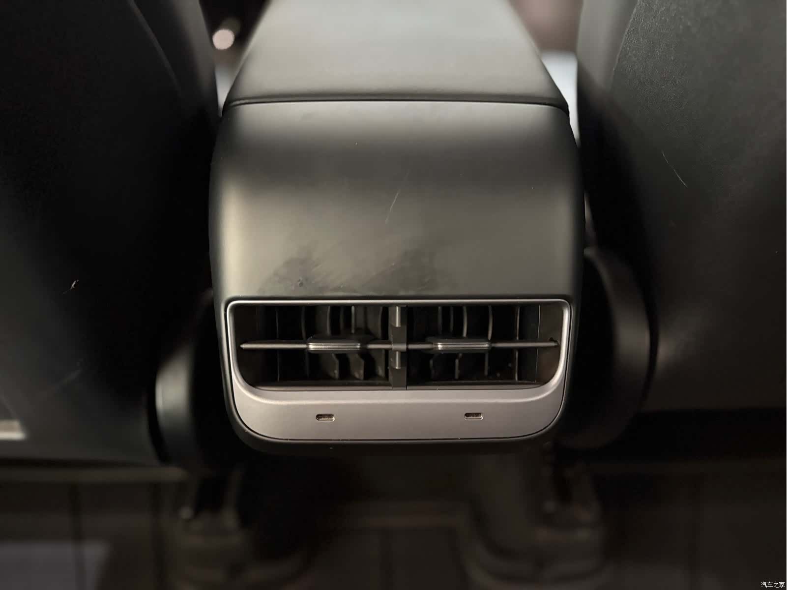 Tesla Model Y, 2023 19