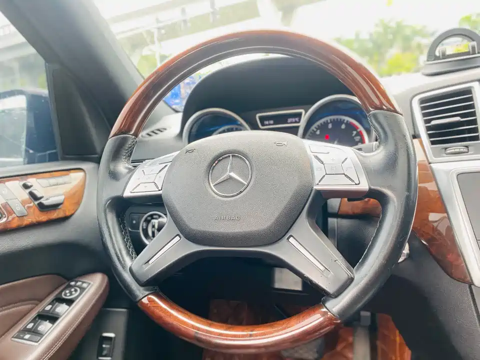 Mercedes-Benz M class