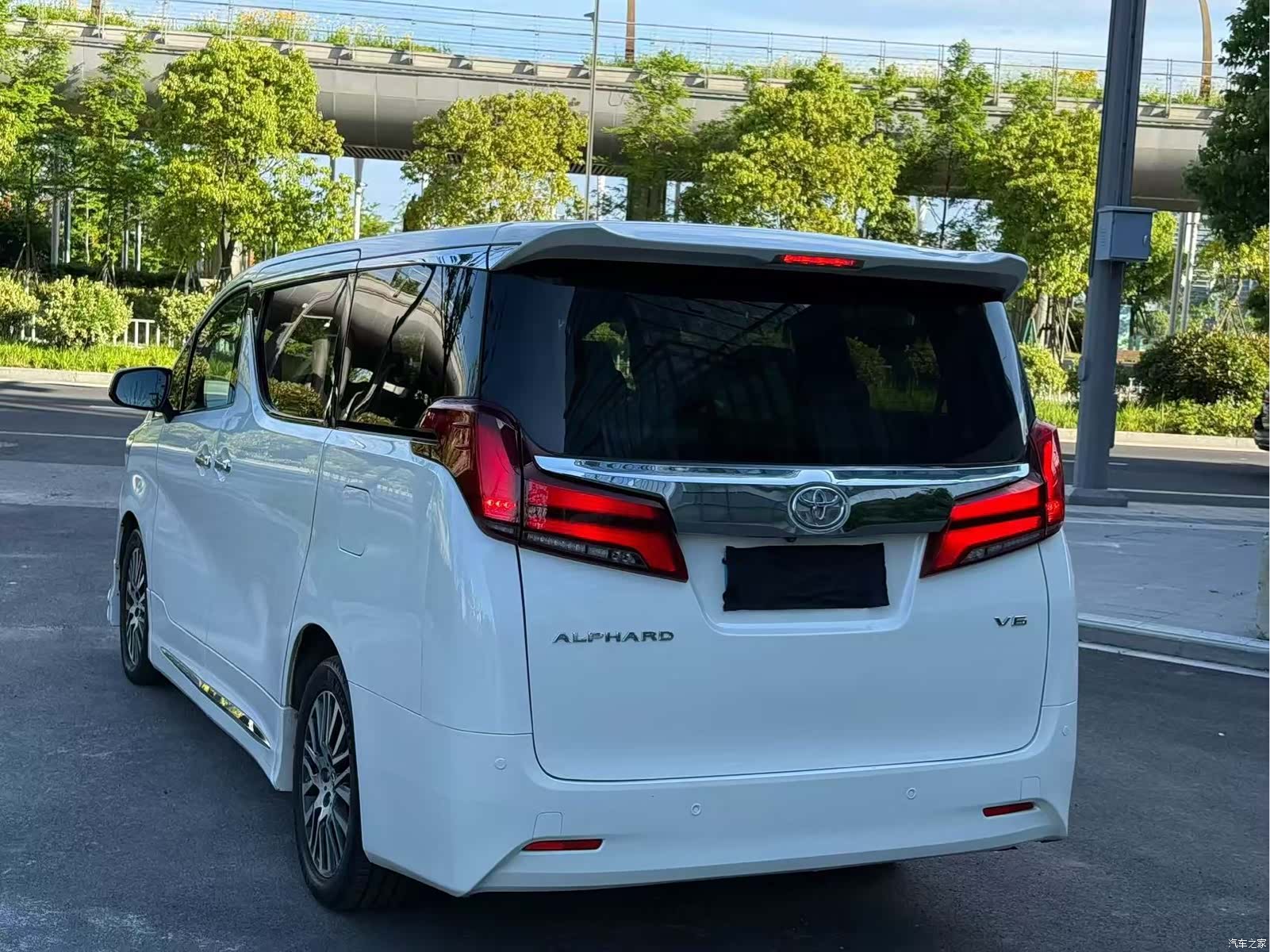 Toyota Alphard, 2017 6