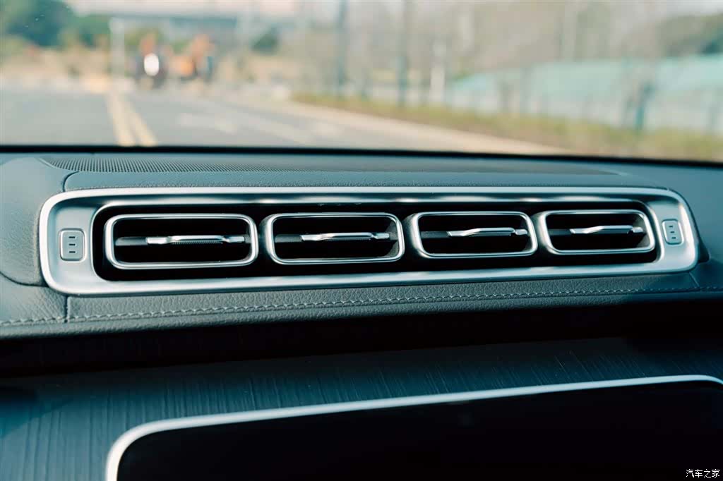 Mercedes-Benz S-Class, 2024 9
