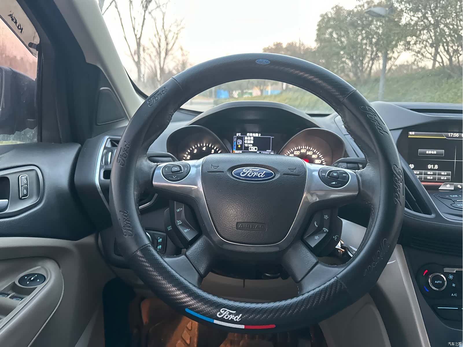 Ford Kuga, 2015 7