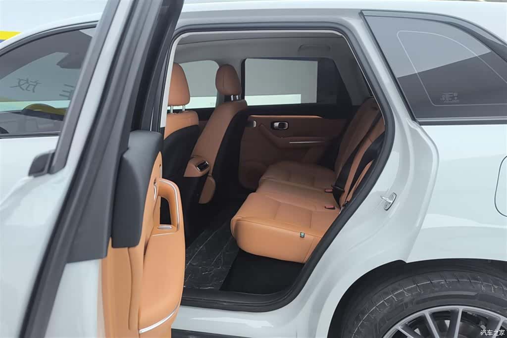 Leapmotor C10, 2025 11