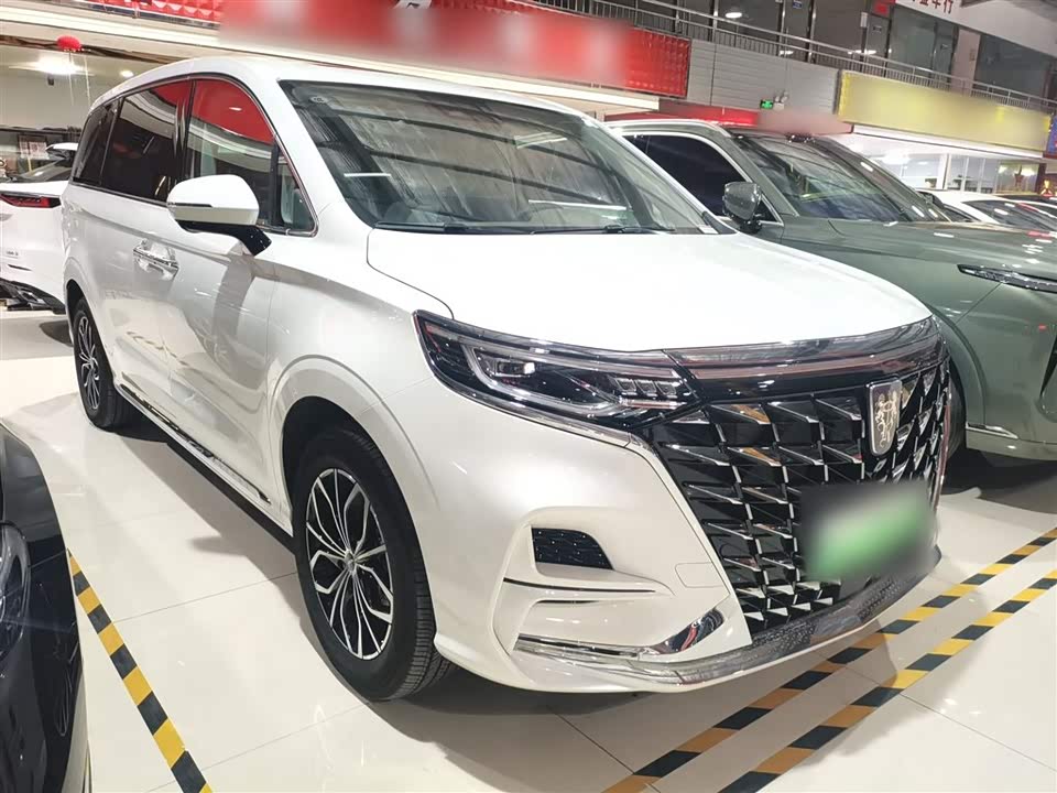 Roewe iMAX8