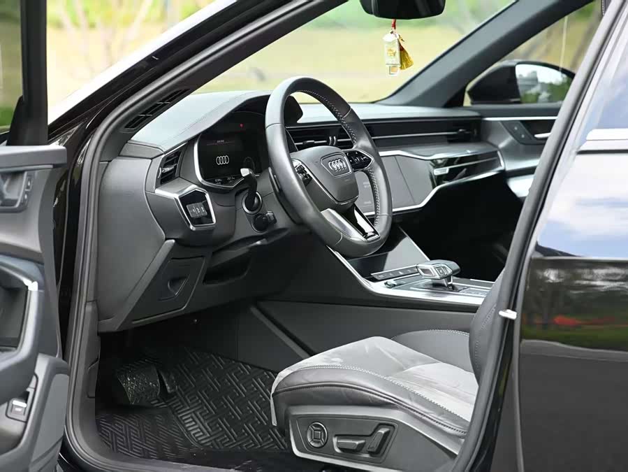 Audi A6L 2021, фото 4