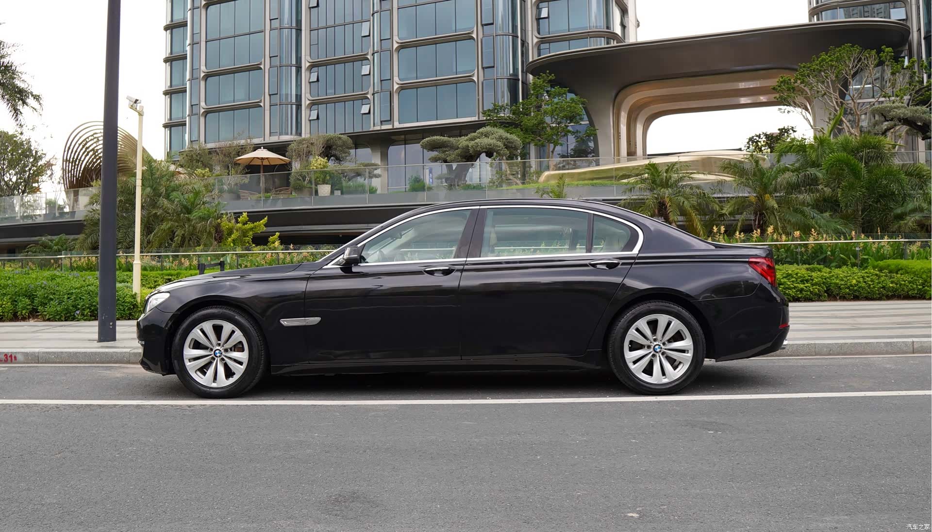 BMW 7 Series, 2013 4