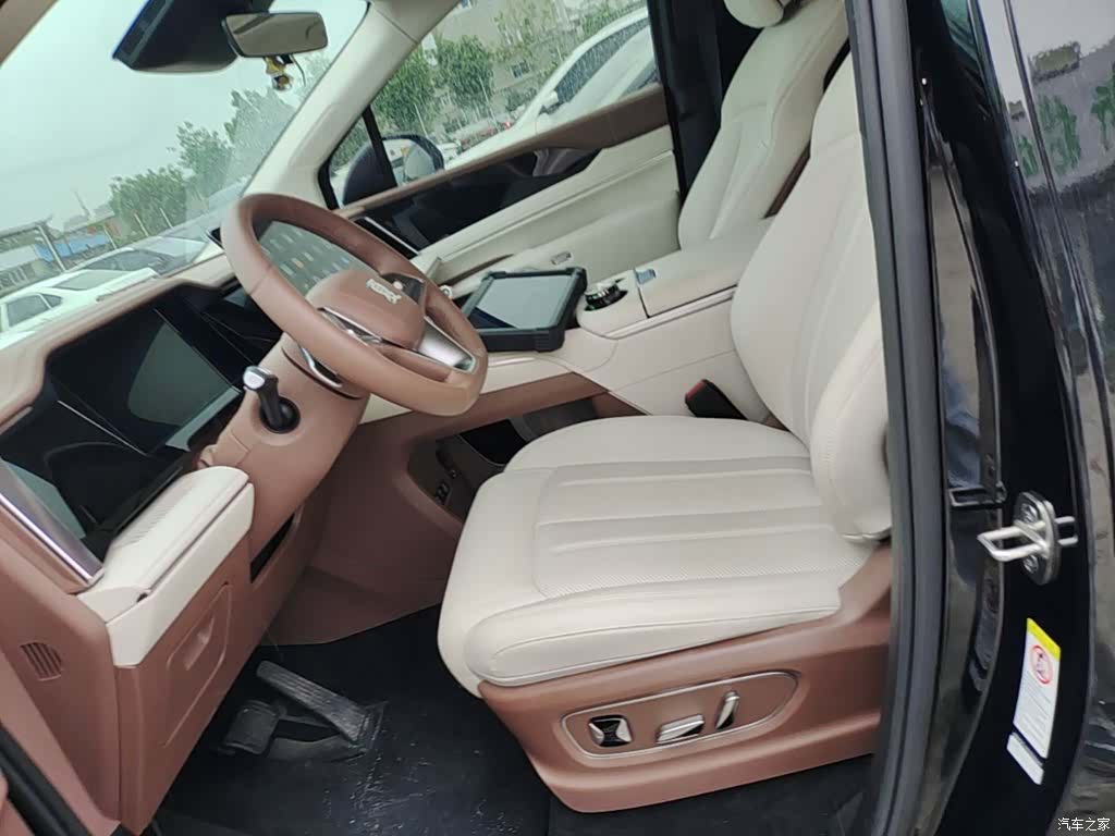 BYD Xia, 2025 15