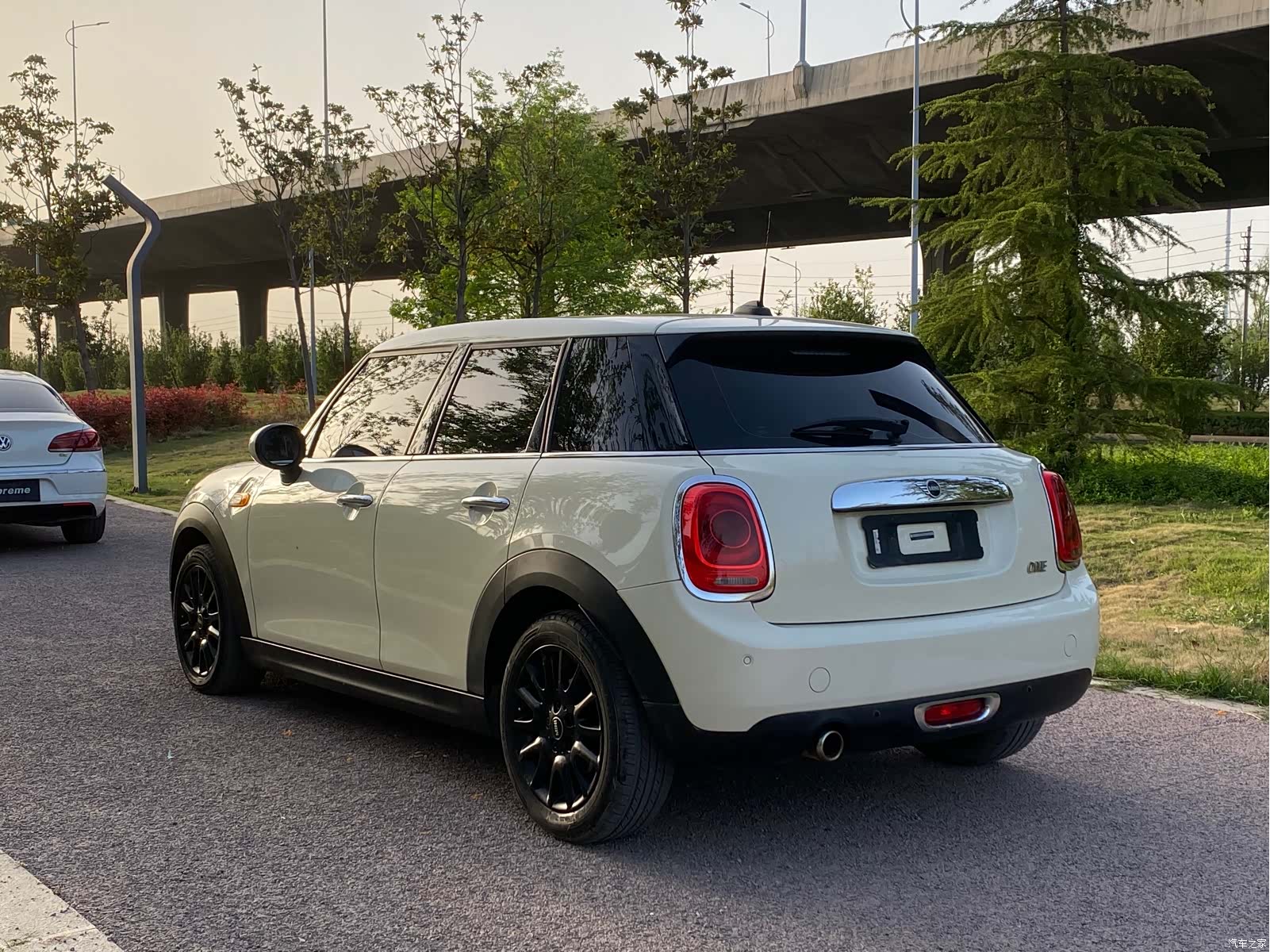 Mini ONE, 2019 9