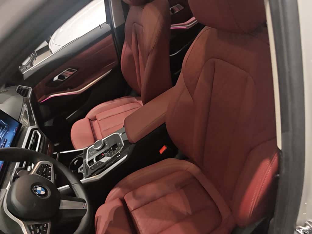 BMW 3 Series, 2025 22
