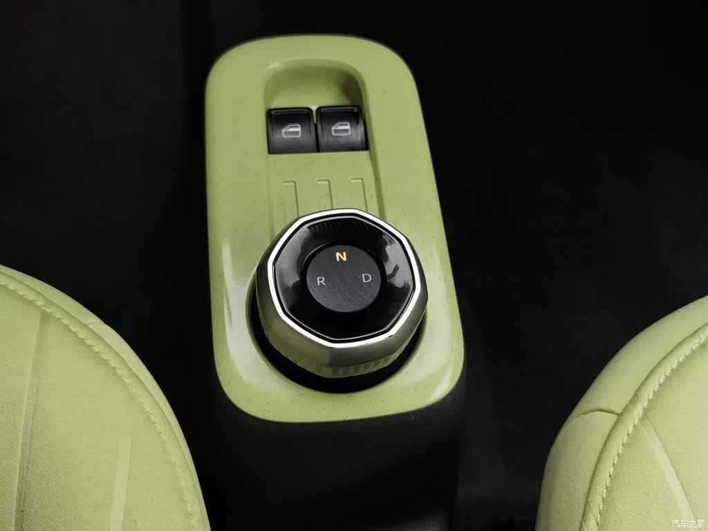 Geely Panda, 2023 13