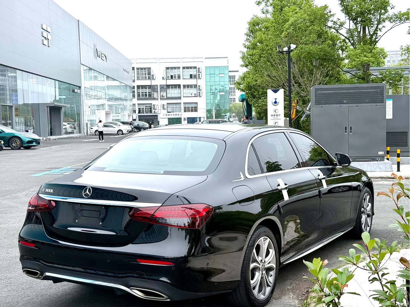 Mercedes-Benz E-Class, 2022 4