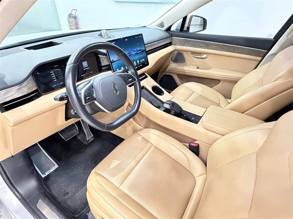 AITO Ask the world M5