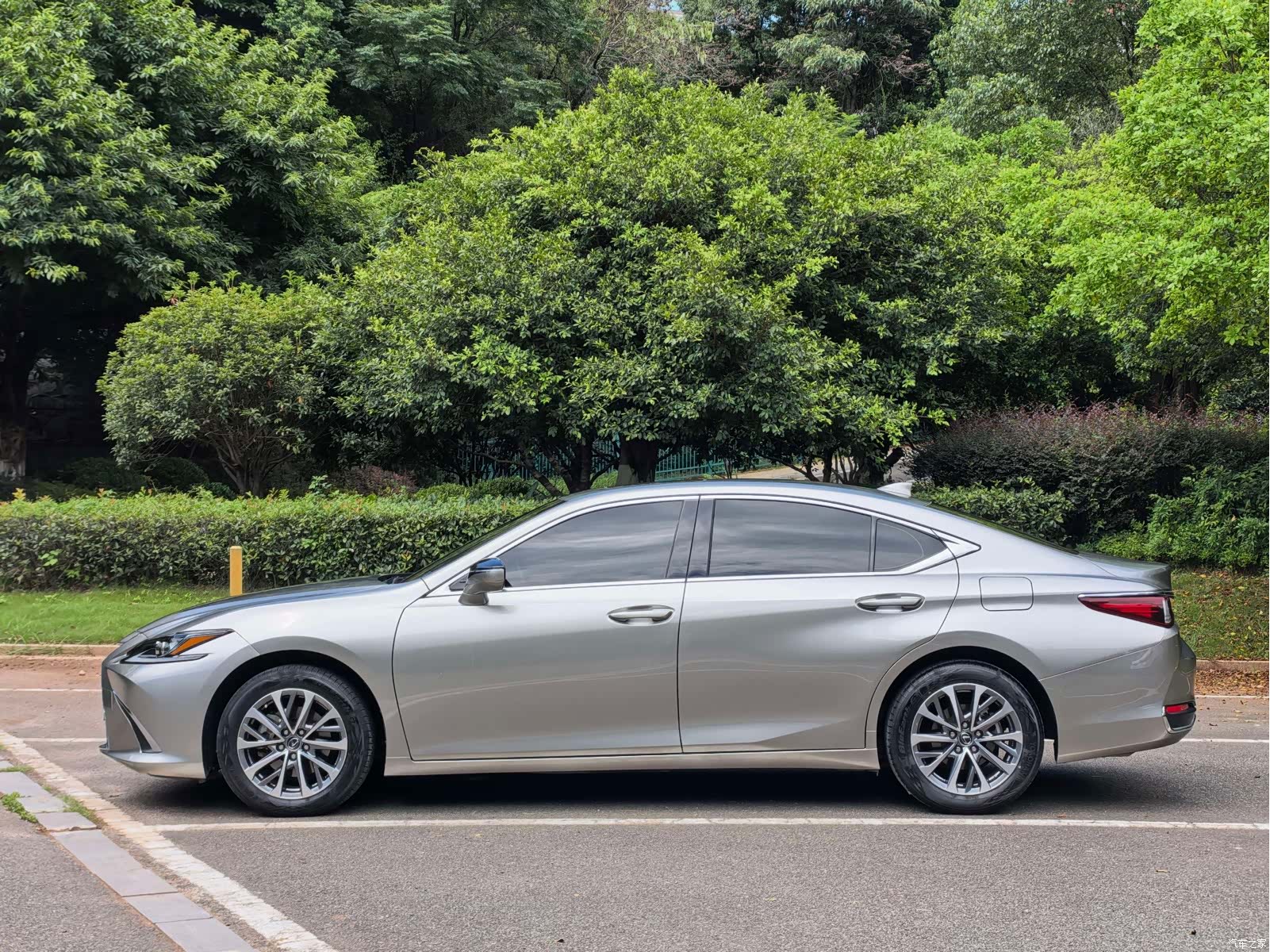 Lexus ES, 2024 16