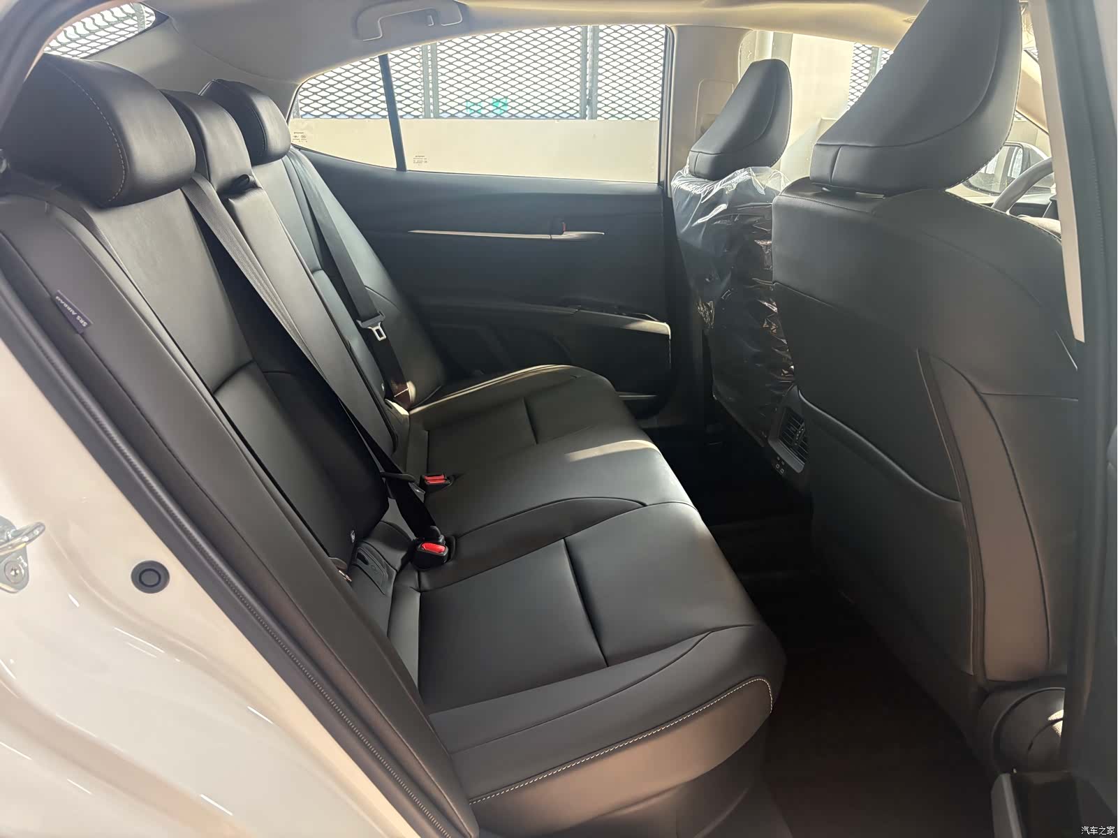 Toyota Camry, 2026 14