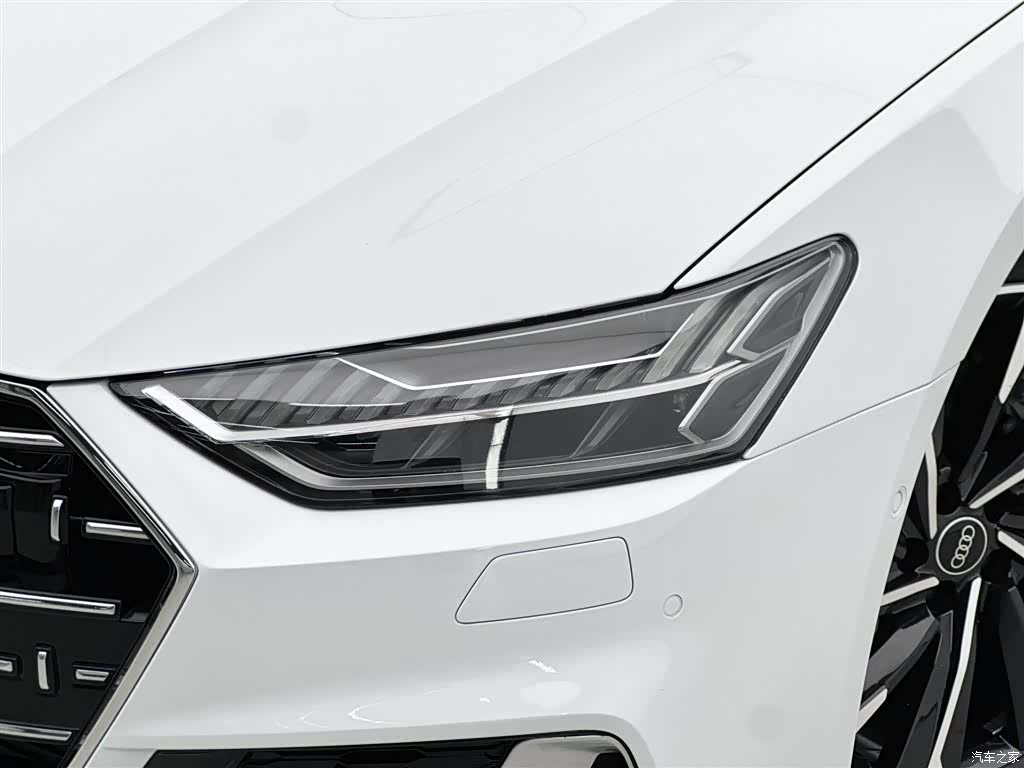 Audi A7L, 2024 15