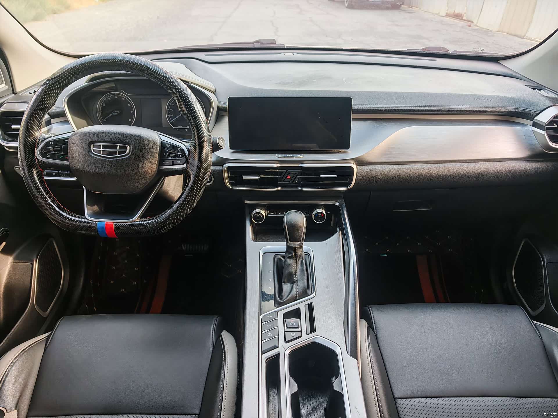 Geely Coolray, 2020 все фото