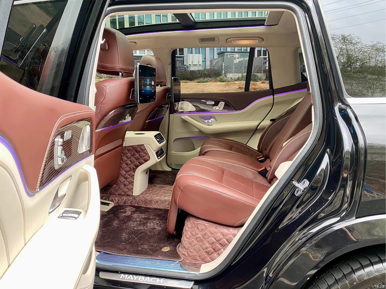Maybach GLS, 2022 10