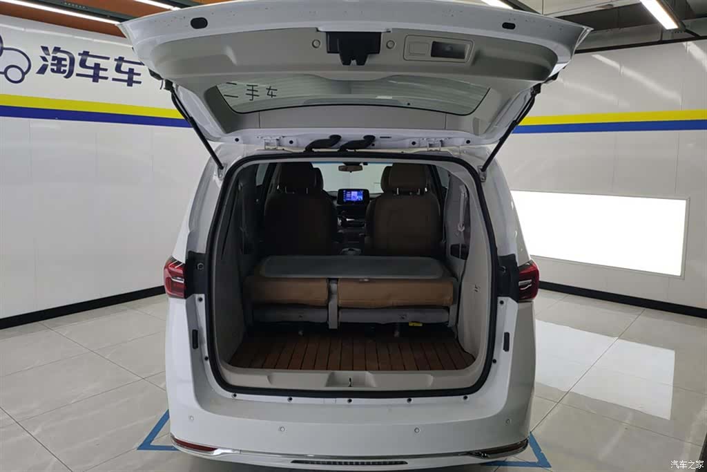 Buick GL8, 2022 4