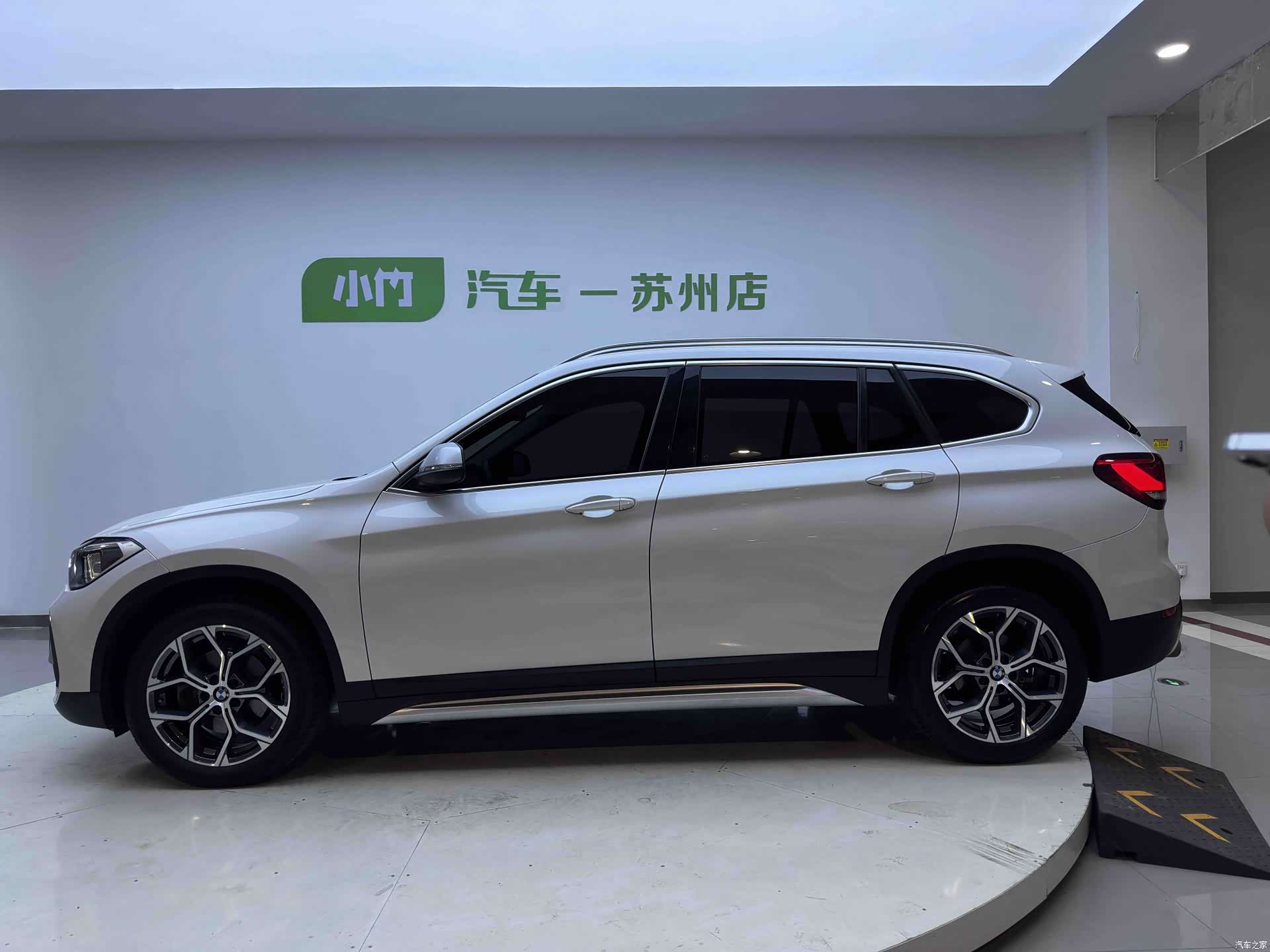 BMW X1, 2022 все фото