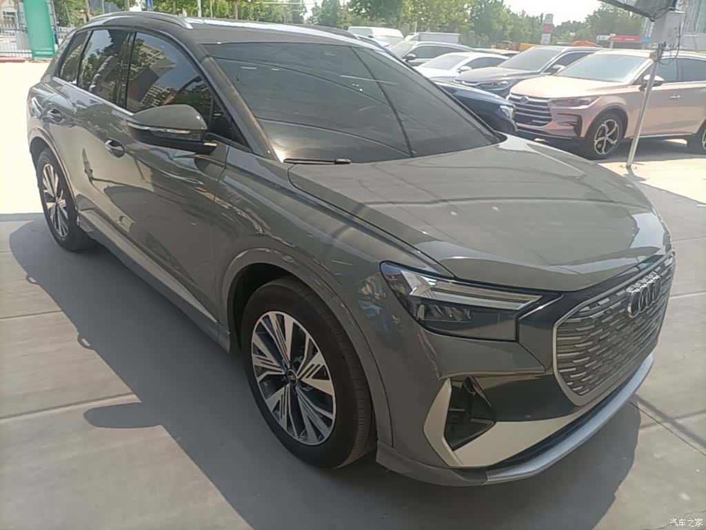 Audi Q4 e-tron, 2024 4